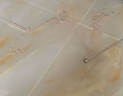 荷塘瓷砖空鼓维修公司分享粘合剂选择不当在瓷砖铺贴过程中可能导致以下问题