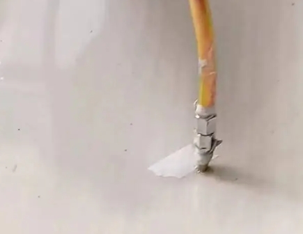 荷塘瓷砖空鼓维修公司专业解答在瓷砖铺贴过程中，如果使用的砂料过粗（如全部使用了粗砂），可能会导致以下问题